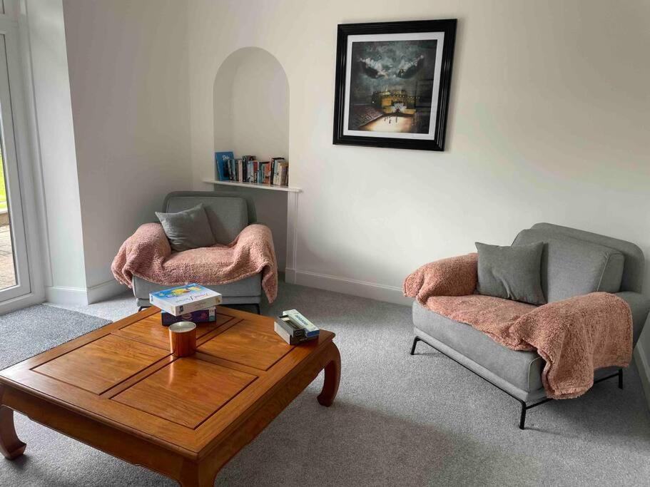 Fantastic Home In Brightons, Falkirk. Polmont المظهر الخارجي الصورة
